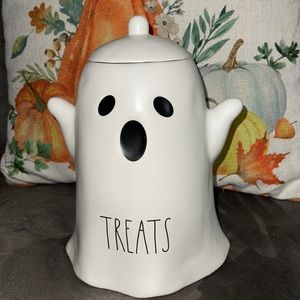 NEW Rae Dunn Halloween Canister “Treats” 👻
